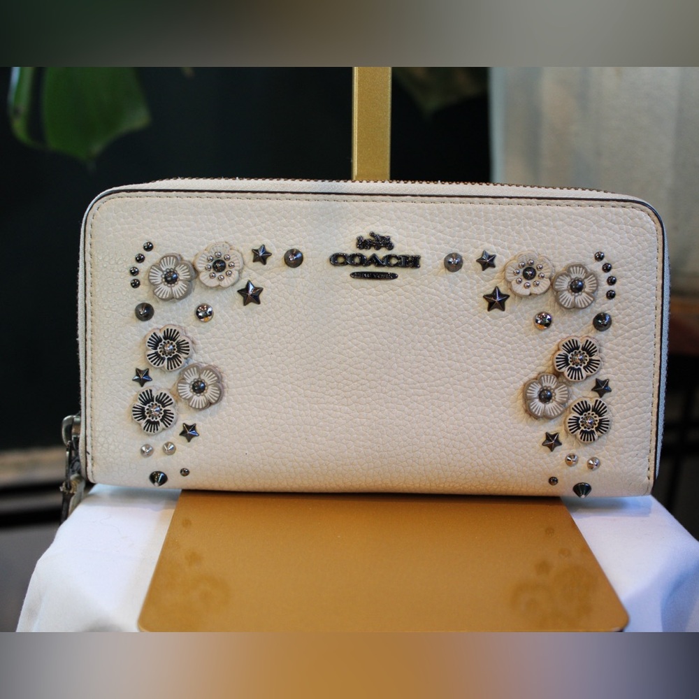 Coach Accordion Zip Wallet with Tea Rose Detail